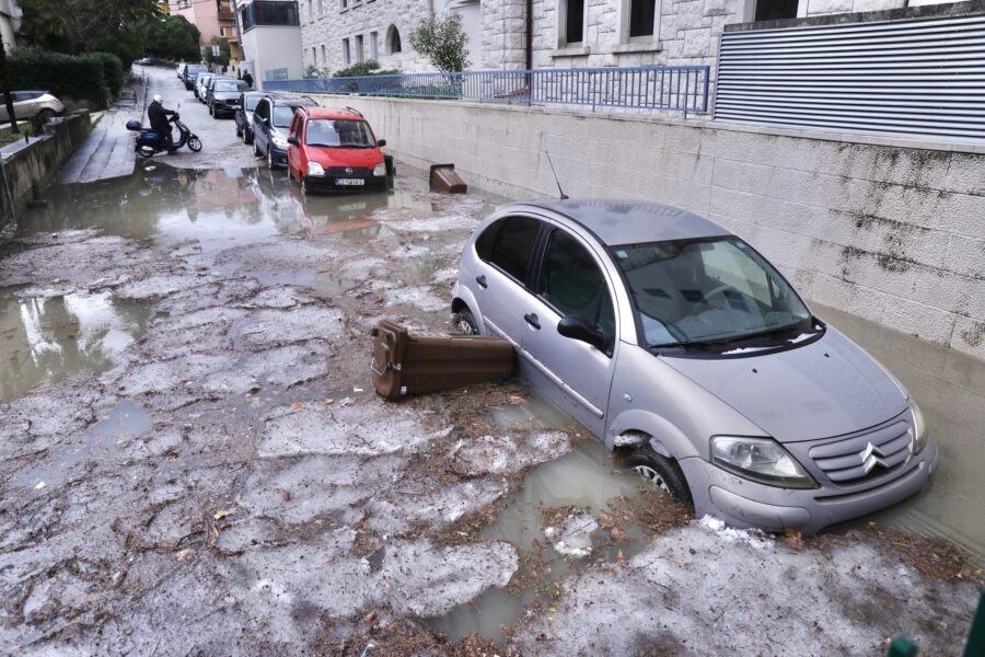 Nevjerojatna poplava u Splitu, najteže je na izlazu iz grada